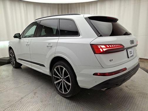 2026 Audi Q7 45 Premium Plus