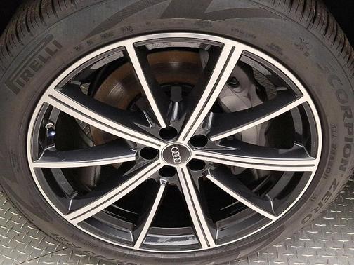 Glacier White Metallic 2026 Audi Q7 45 Premium Plus