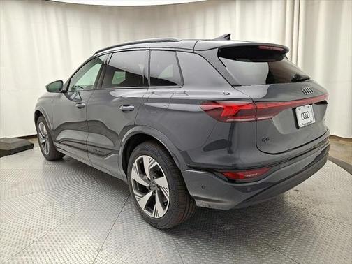 2025 Audi Q6 e-tron Premium Plus quattro