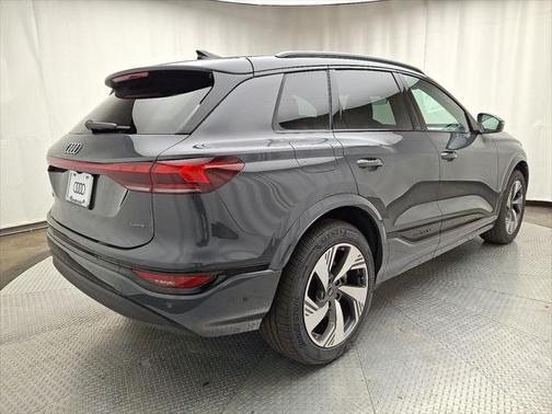 2025 Audi Q6 e-tron Premium Plus quattro