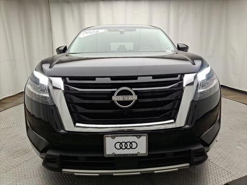 2023 Nissan Pathfinder SL 4WD
