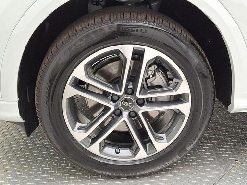 2025 Audi Q5 Premium