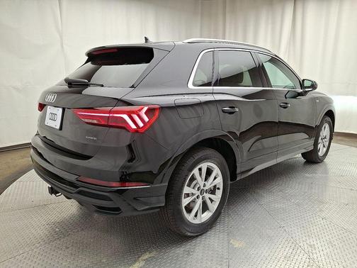 2025 Audi Q3 Premium 45 TFSI S line quattro Tiptronic