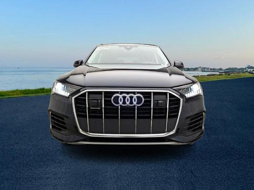Waitomo Blue Metallic 2023 Audi Q7 55 Premium Plus