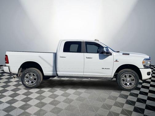 2024 RAM 2500 Laramie Crew Cab 4x4 6'4' Box