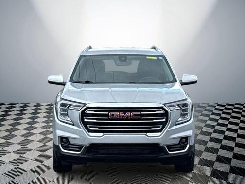 Quicksilver Metallic 2022 GMC Terrain SLT