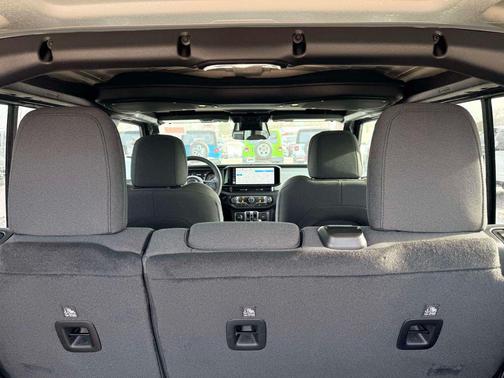 Anvil Clearcoat 2026 Jeep Wrangler Sport S