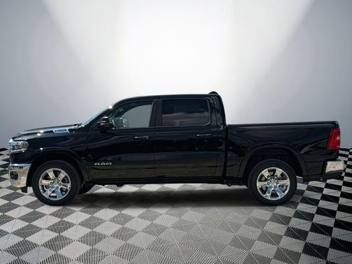 Diamond Black Crystal Pearlcoat 2025 RAM 1500 Big Horn/Lone Star