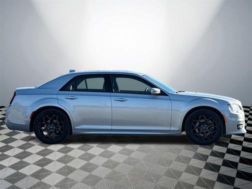 2023 Chrysler 300 Touring