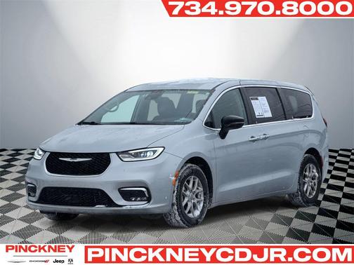 2024 Chrysler Pacifica Touring L