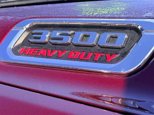 2022 RAM 3500 Tradesman Crew Cab 4x4 6'4' Box