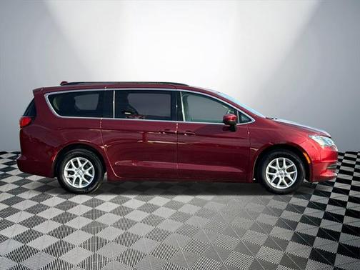 2020 Chrysler Voyager LXI
