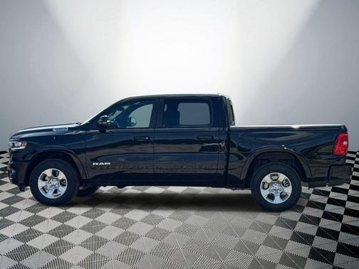 Diamond Black Crystal Pearlcoat 2025 RAM 1500 Big Horn/Lone Star