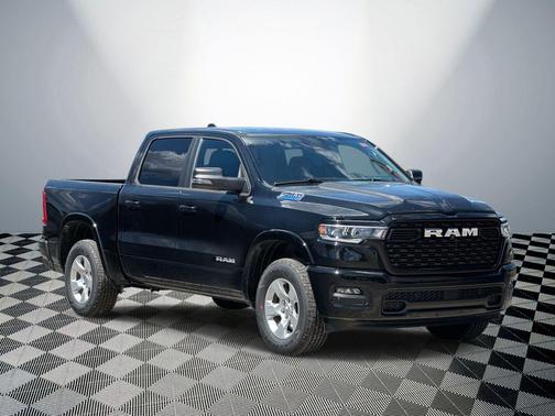Diamond Black Crystal Pearlcoat 2025 RAM 1500 Big Horn/Lone Star