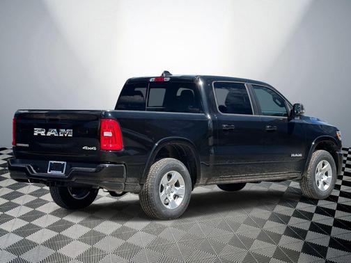 Diamond Black Crystal Pearlcoat 2025 RAM 1500 Big Horn/Lone Star