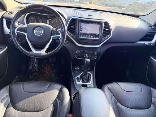 2018 Jeep Cherokee Overland