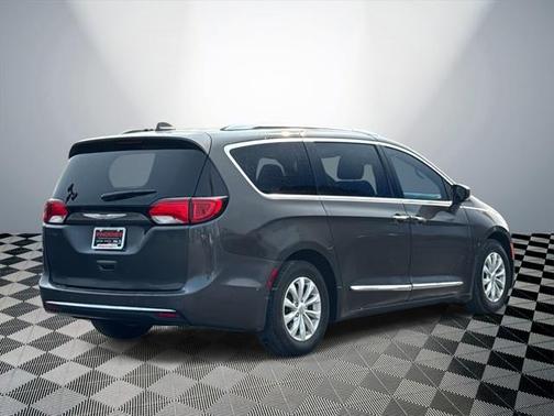 2018 Chrysler Pacifica Touring-L