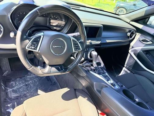 Satin Steel Metallic 2022 Chevrolet Camaro RWD Coupe LT1