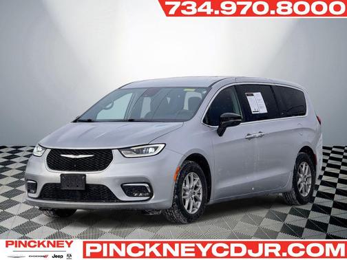 2024 Chrysler Pacifica Touring L