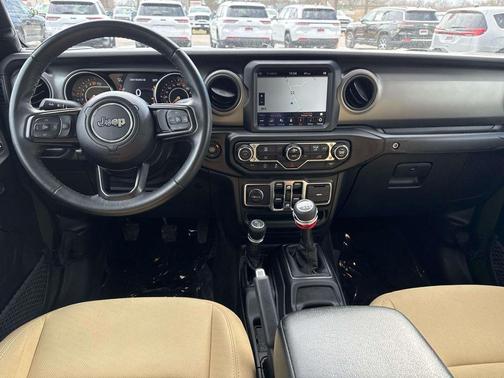 2022 Jeep Gladiator Sport S