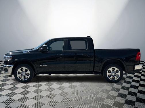 Diamond Black Crystal Pearlcoat 2025 RAM 1500 Big Horn/Lone Star