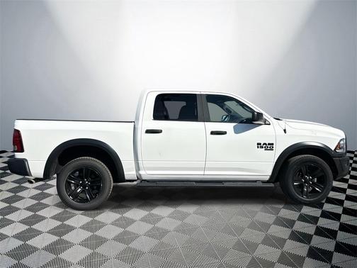 2023 RAM 1500 Classic Warlock Crew Cab 4x4 5'7' Box