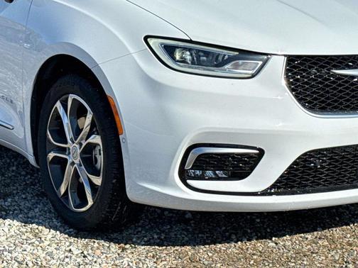 2026 Chrysler Pacifica L