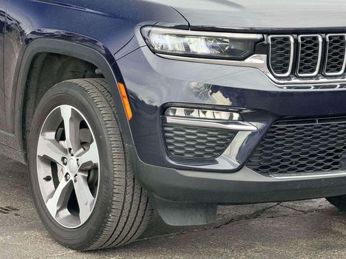 Midnight Sky 2024 Jeep Grand Cherokee Limited