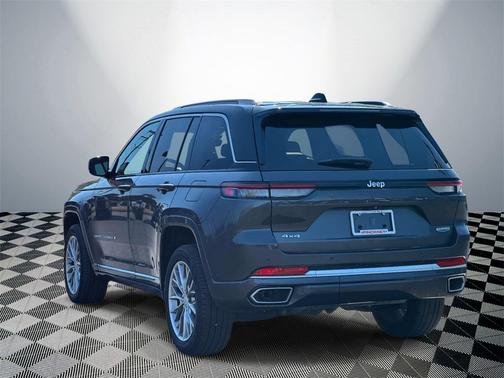 2022 Jeep Grand Cherokee Summit
