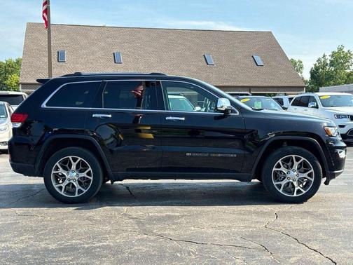 Diamond Black Crystal Pearlcoat 2022 Jeep Grand Cherokee Limited