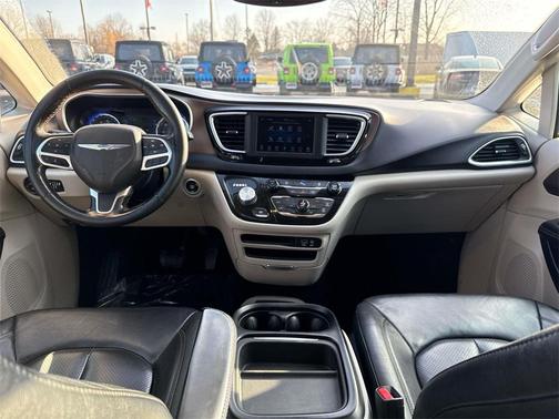2019 Chrysler Pacifica Touring L
