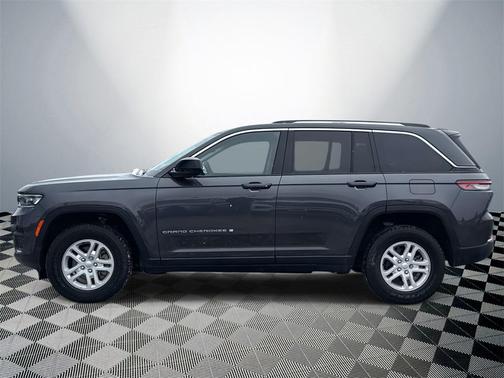 2022 Jeep Grand Cherokee Laredo