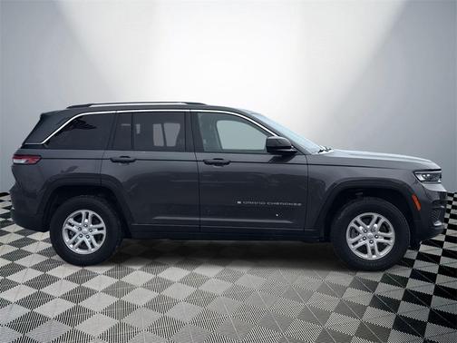 2022 Jeep Grand Cherokee Laredo