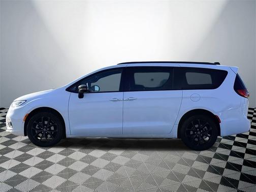 2026 Chrysler Pacifica L