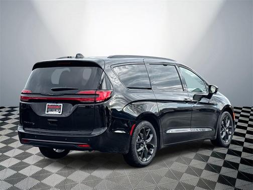 2026 Chrysler Pacifica L