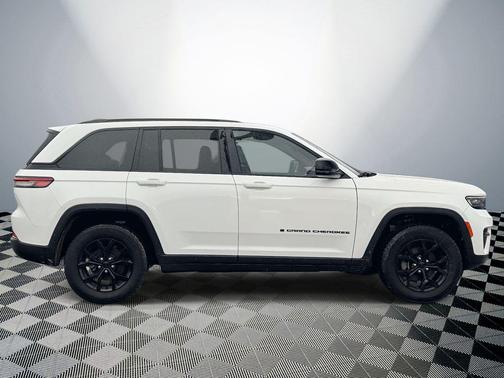 2024 Jeep Grand Cherokee Altitude