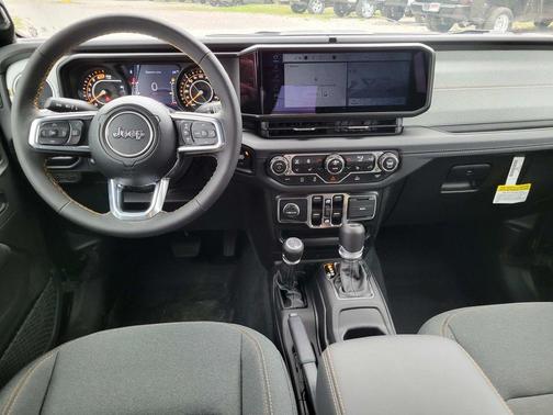 2024 Jeep Wrangler 4-Door Sahara 4x4