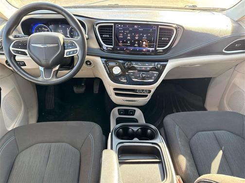 2021 Chrysler Pacifica Touring AWD