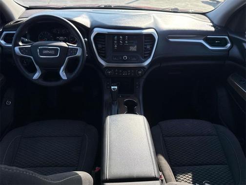 2017 GMC Acadia SLE-2