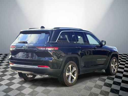 Diamond Black Crystal Pearlcoat 2023 Jeep Grand Cherokee 4xe Base