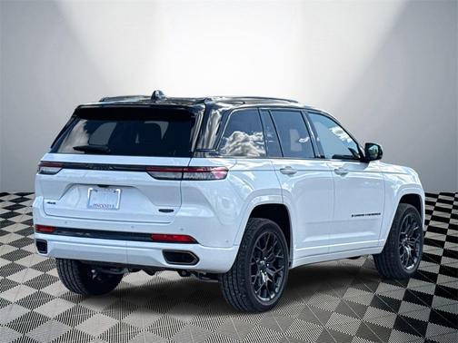 2025 Jeep Grand Cherokee Summit