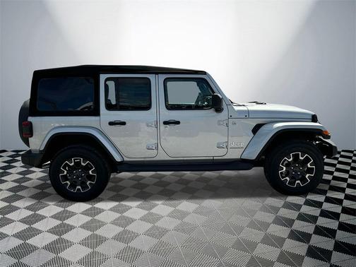 2024 Jeep Wrangler 4-Door Sahara 4x4