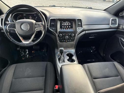 2020 Jeep Grand Cherokee Laredo