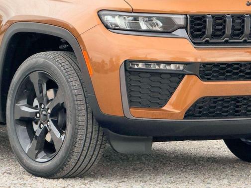 Copper Shino Metallic Clearcoat 2026 Jeep Grand Cherokee Limited