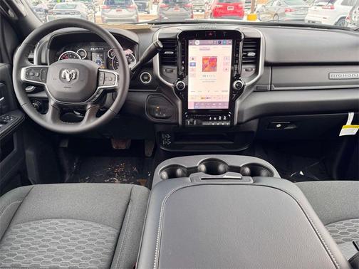 2025 RAM 2500 Big Horn Crew Cab 4x4 6'4' Box