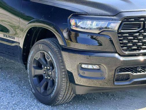 Diamond Black Crystal Pearlcoat 2026 RAM 1500 Big Horn/Lone Star