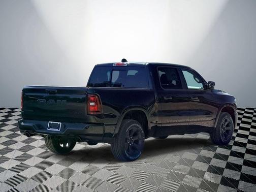 Diamond Black Crystal Pearlcoat 2026 RAM 1500 Big Horn/Lone Star