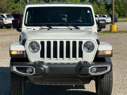 Bright White Clearcoat 2023 Jeep Wrangler 4-Door Sahara 4x4