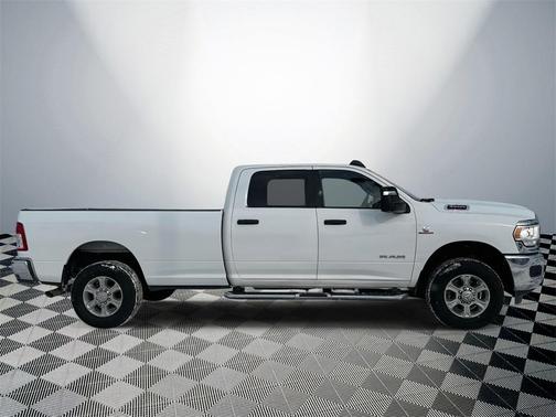 2024 RAM 3500 Big Horn Crew Cab 4x4 8' Box