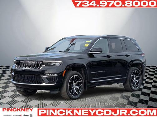 Diamond Black Crystal Pearlcoat 2022 Jeep Grand Cherokee Summit